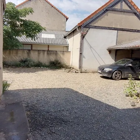 Cozy Village Escape In Дом отдыха Монморийон